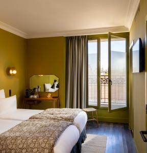 C.O.Q Hotel Paris