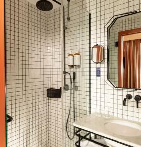 C.O.Q Hotel Paris